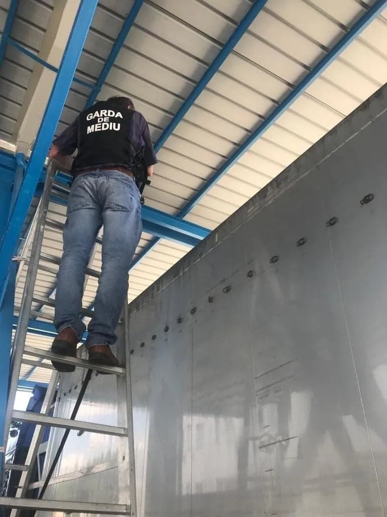 Transporturi neconforme de deșeuri, depistate la Constanța – foto 7