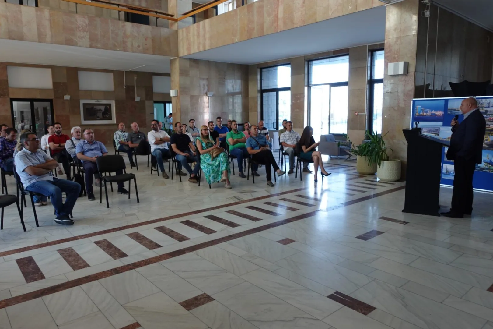 Oameni de afaceri sârbi și croați, în Portul Constanța – foto 3