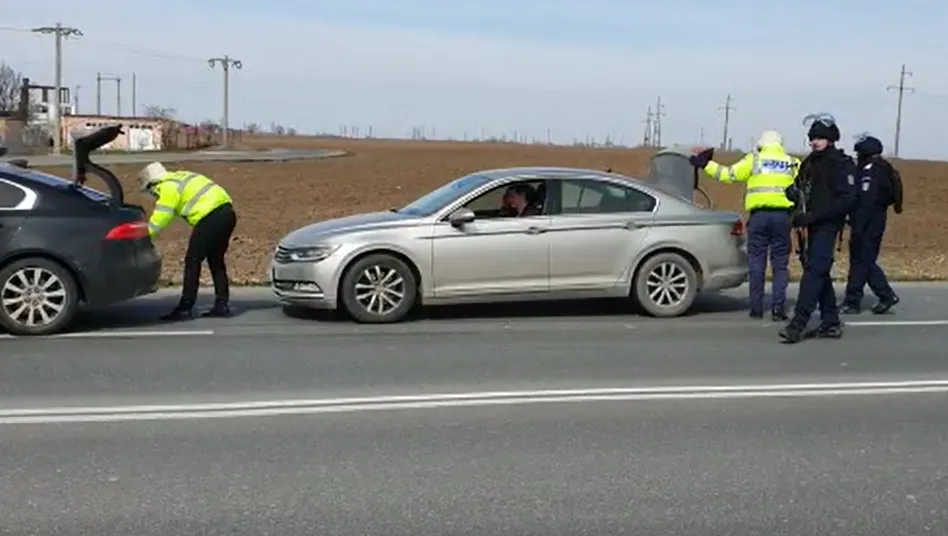 Filtre organizate de polițiști în tot județul Constanța, în căutarea celui care a rănit un militar și i-a furat arma din dotare – foto 2