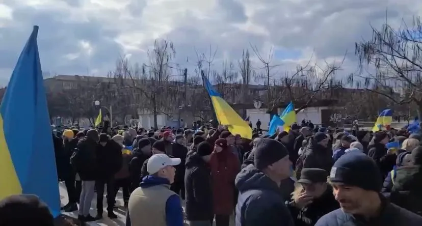 Ucraina: Proteste printre bombardamente în Herson – foto 6