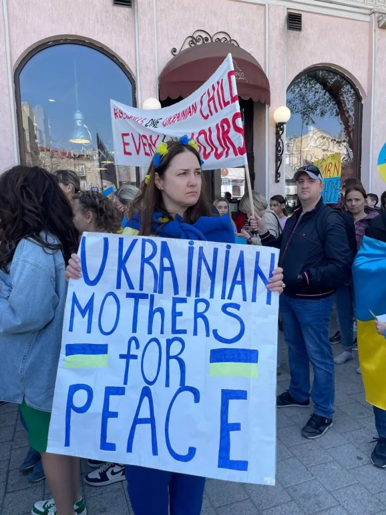 Constanța: Protest al mamelor din Ucraina față de agresiunea rusă – foto 5