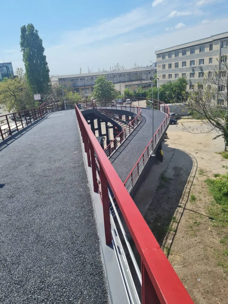 Pasarela pietonală de la Poarta 2 a fost redeschisă – foto 3