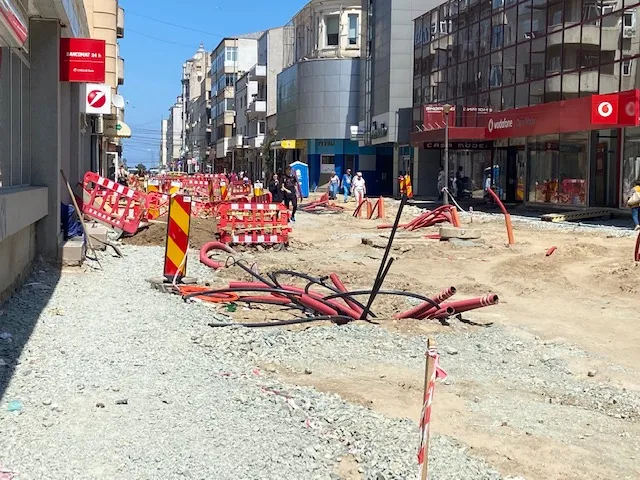 Vara, pe Ștefan cel Mare, șantierul e în floare – foto 7