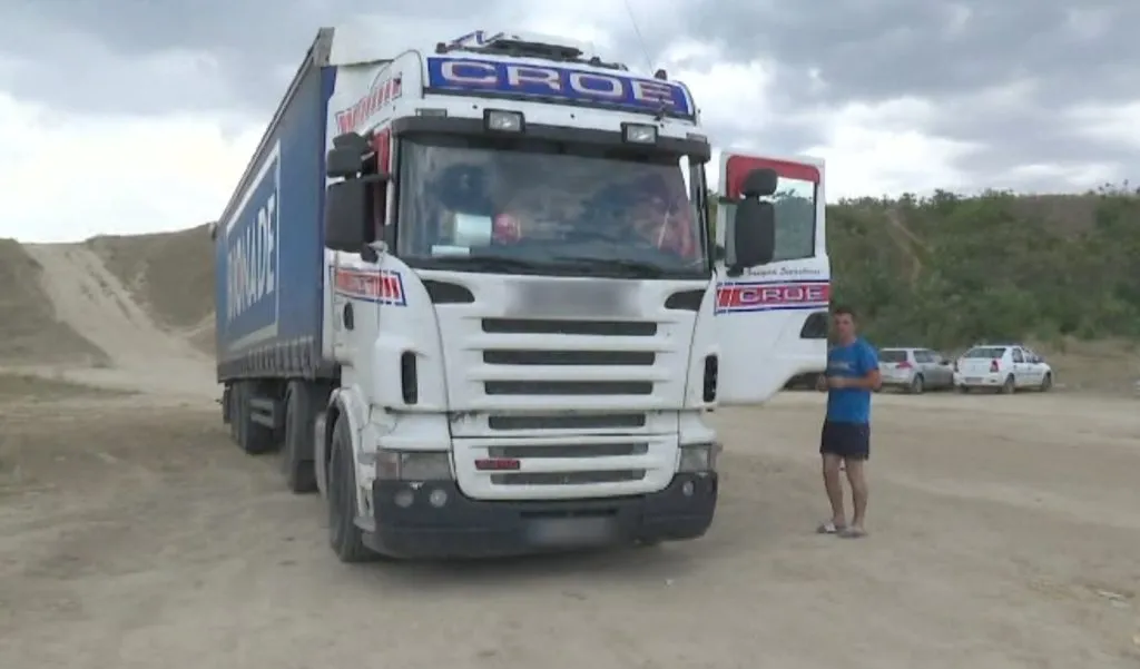 Dosar de turist: Cu TIR-ul, la plajă. „Nu scrie că e interzis!”   – foto 2