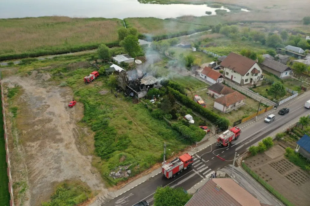 Incendiu violent în județul Tulcea – foto 5