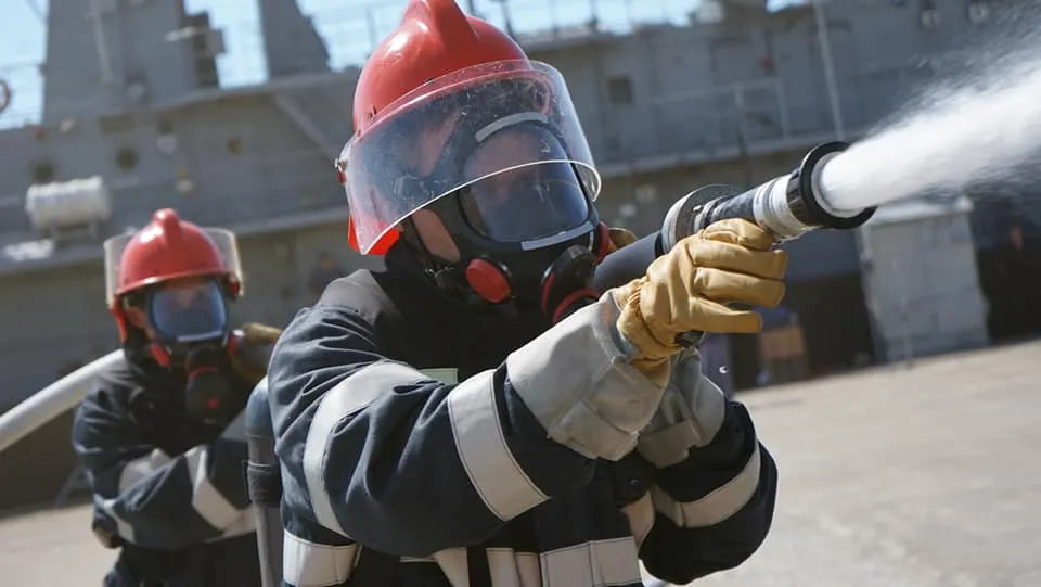 Exercițiu de apărare împotriva incendiilor, în Portul Militar Mangalia – foto 7