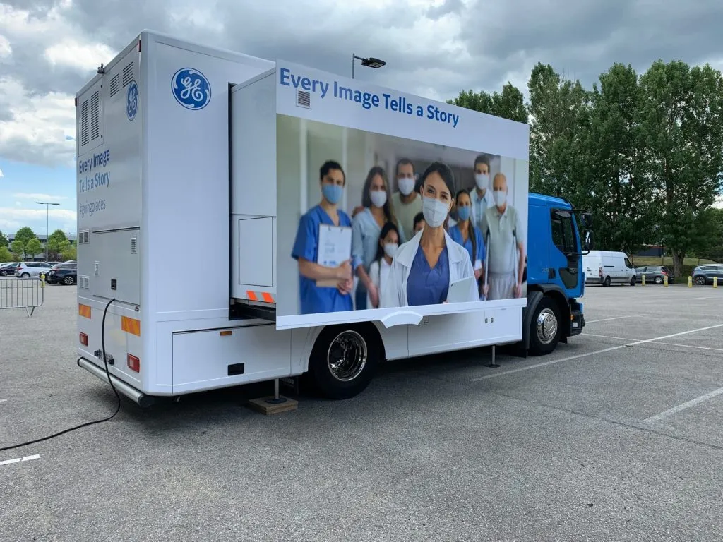 Camionul cu cele mai noi tehnologii de imagistică medicală pentru femei a ajuns la Constanța – foto 4