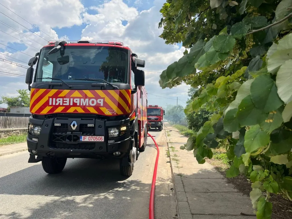Incendiu la o casă părăsită din județul Tulcea – foto 6