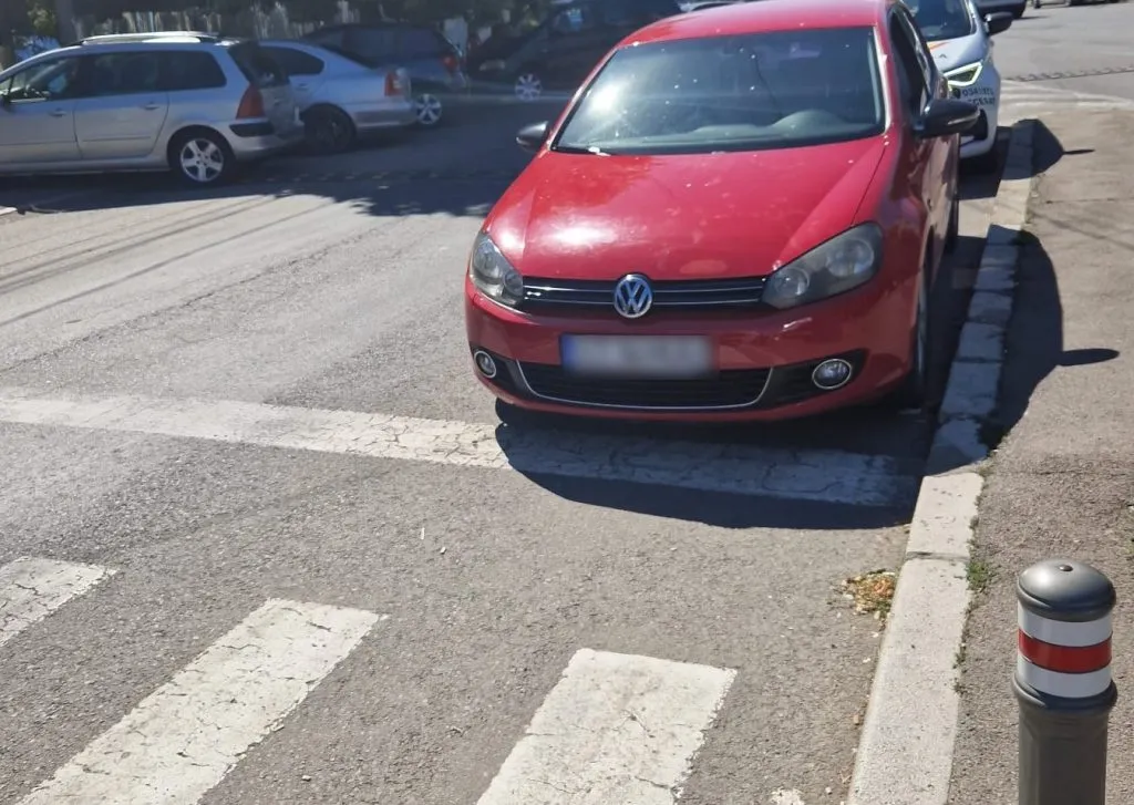 Constanța: Și-au parcat mașinile la voia întâmplării, iar acum regretă – foto 2