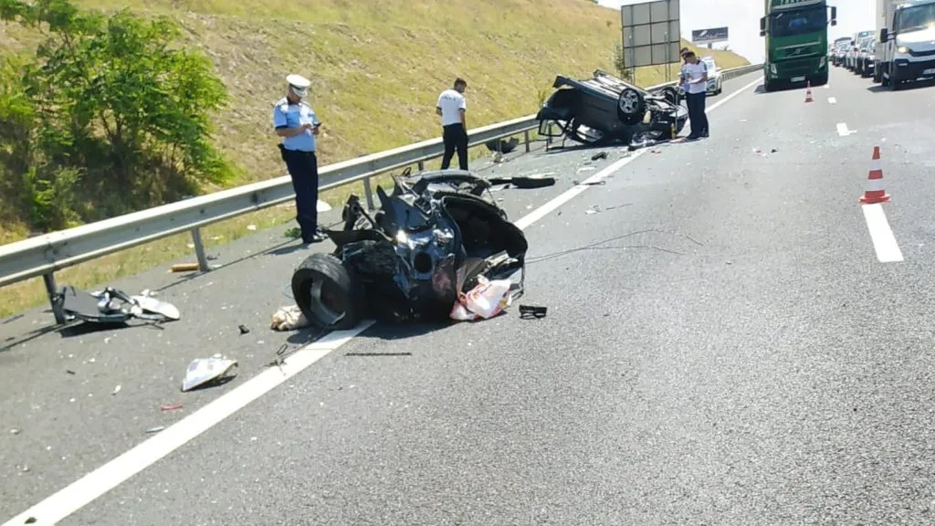 Trei autoturisme implicate într-un accident rutier, pe A2 (VIDEO) – foto 3