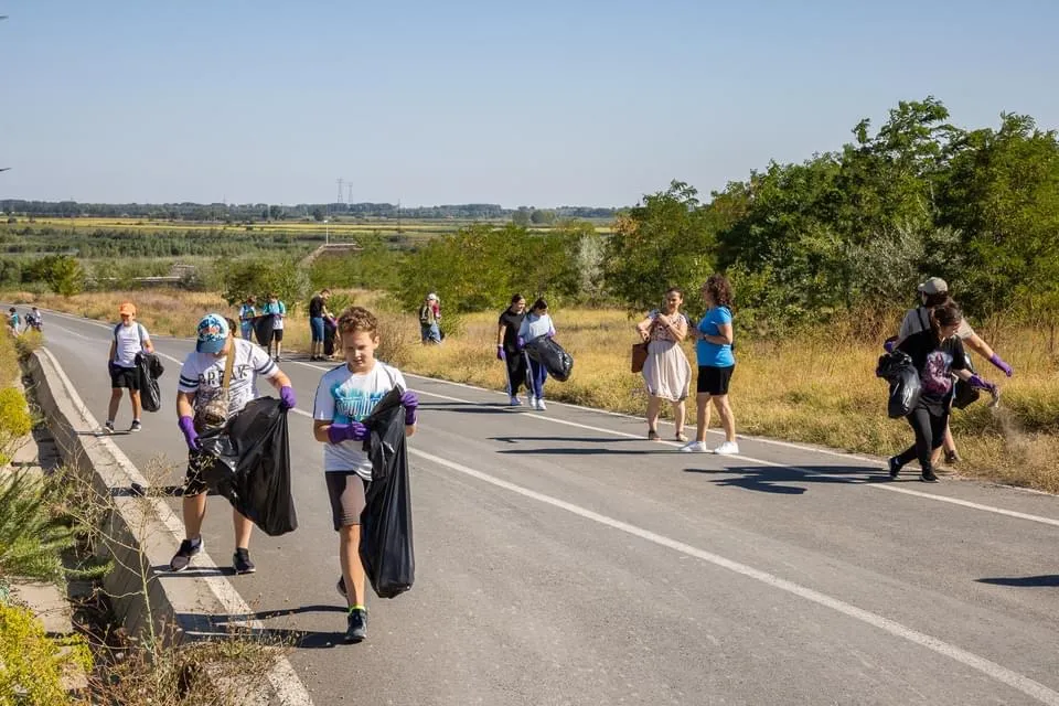 Județul Tulcea: Aproape două tone de gunoi, strânse în două zile  – foto 8