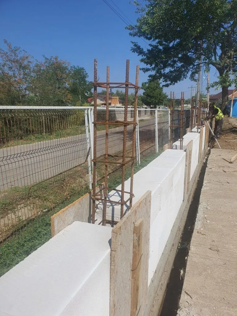 Lucrări de întreținere pentru o școală din Corbu. Vor fi montate camere video – foto 3