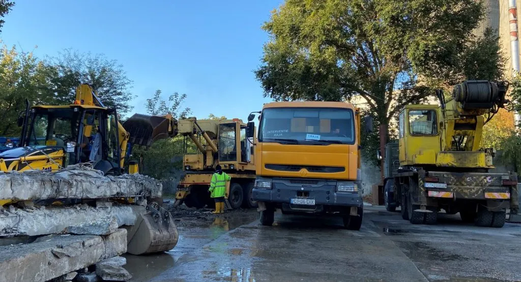 Alte trei cartiere, afectate de avaria înregistrată la magistrala de alimentare de la stația Palas – foto 5
