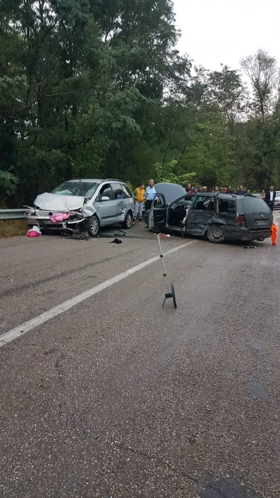 UPDATE: Accident rutier cu 10 victime. Intervine elicopterul SMURD – foto 2