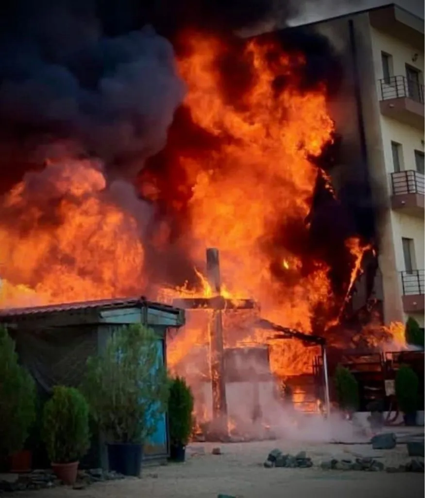 Ard în ură! Revoltător: „O biserică bună este o biserică arsă!” – foto 2