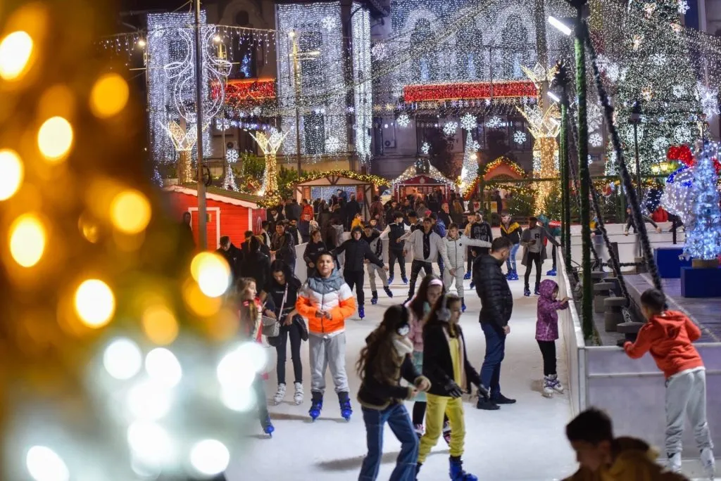 Au început să se deschidă târgurile de Crăciun din țară (FOTO)  – foto 9