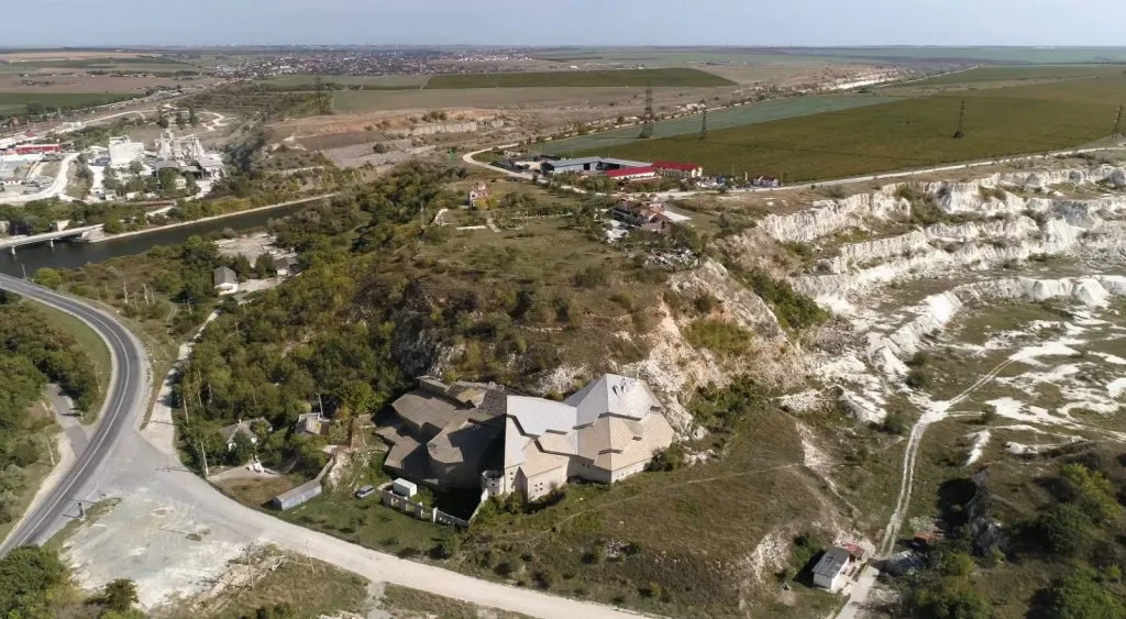 Consiliul Județean Constanța caută bani pentru restaurarea Bisericuțelor de Cretă ! – foto 3