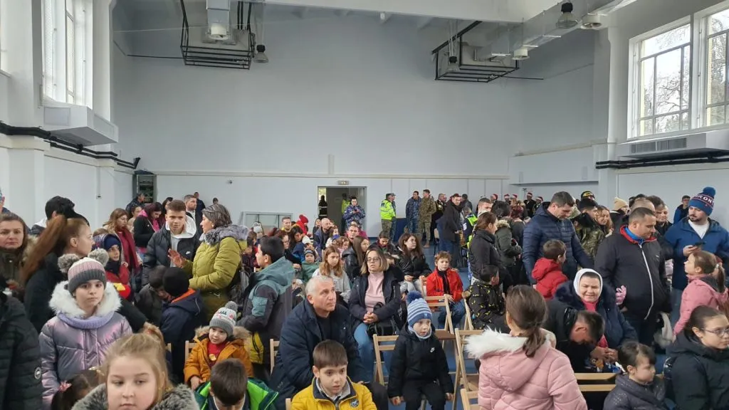 Moș Crăciun, pe calea aerului la Mihail Kogălniceanu! – foto 3