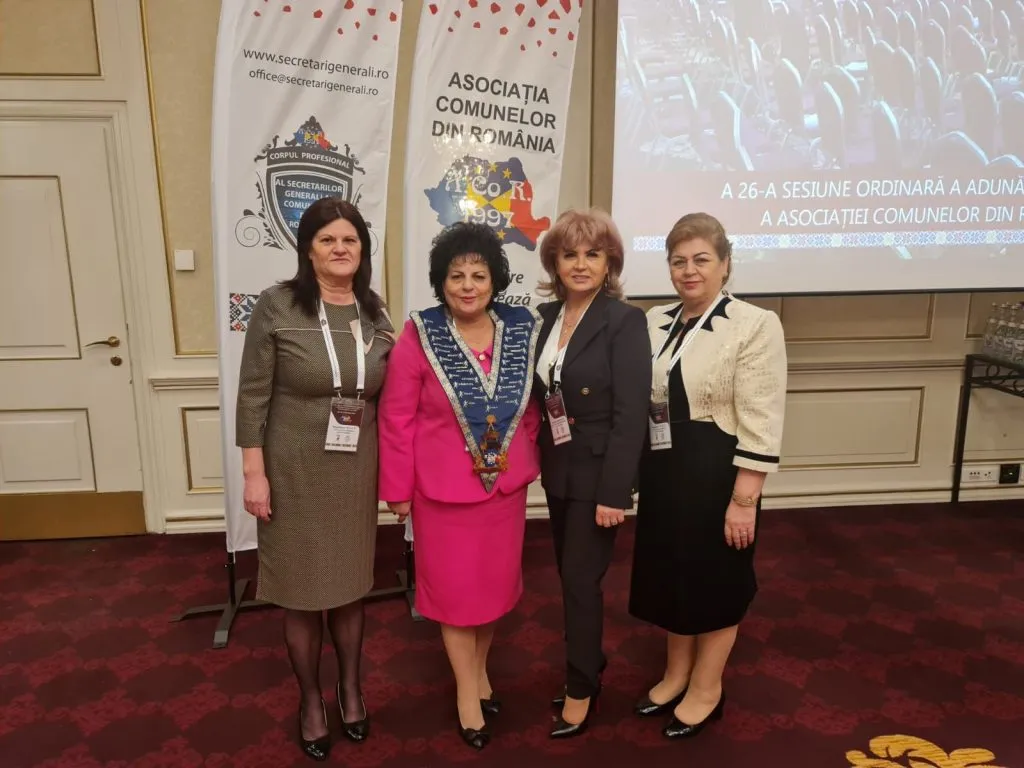 Mariana Gâju, președinta Filialei Județene Constanța a ACoR, a primit Colanul de Aur pentru activitatea anului 2022 – foto 6