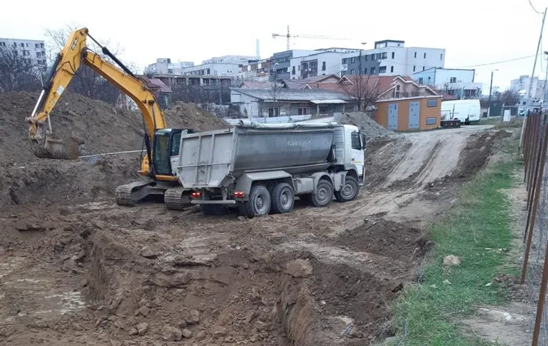 PERICOL pentru constănțeni! Un bloc de locuințe se ridică chiar lângă conducta de păcură de la Oil Terminal – foto 2