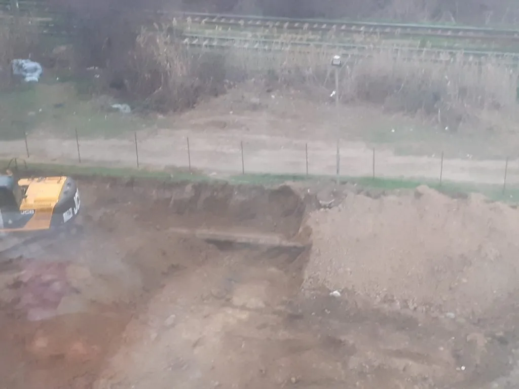 PERICOL pentru constănțeni! Un bloc de locuințe se ridică chiar lângă conducta de păcură de la Oil Terminal – foto 3