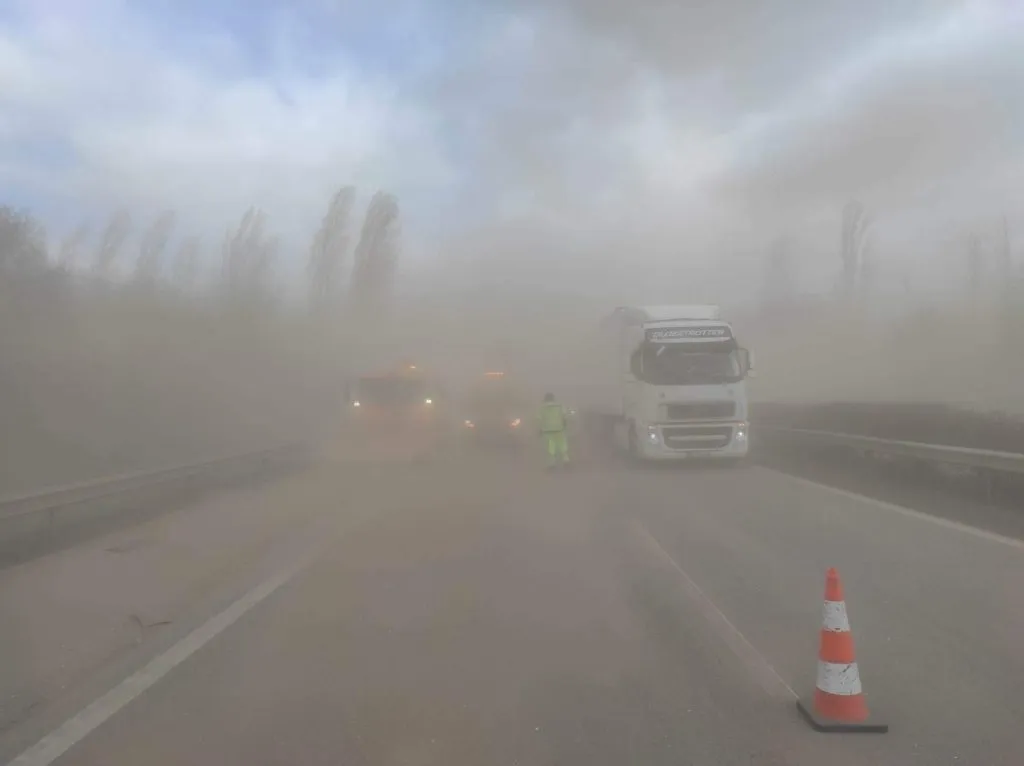 UPDATE: Accident cu peste 40 de mașini în Ungaria. Zeci de persoane, rănite (FOTO) – foto 2