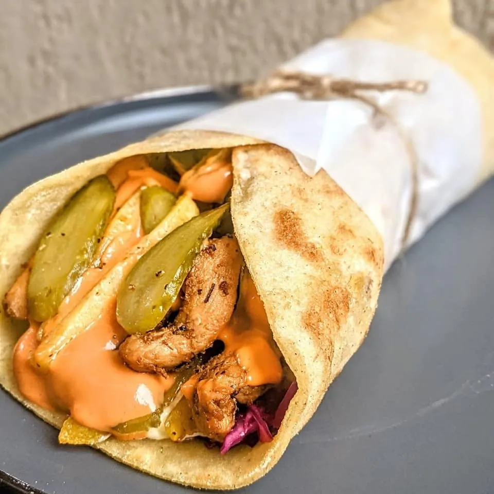 Răsfață-ți papilele gustative cu preparate vegane și clasice, la restaurantul Poftă de Verde – foto 7