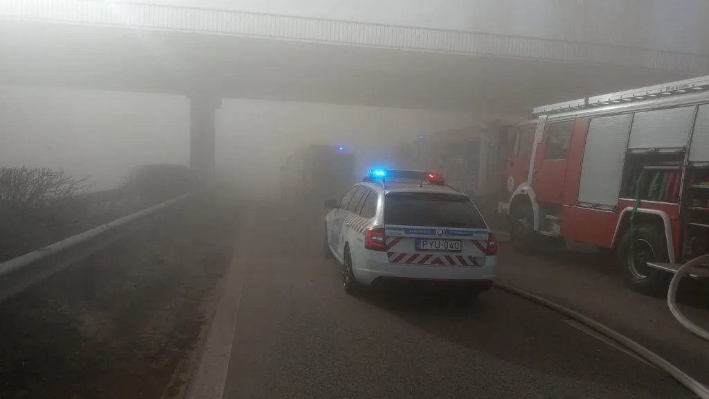 UPDATE: Accident cu peste 40 de mașini în Ungaria. Zeci de persoane, rănite (FOTO) – foto 3