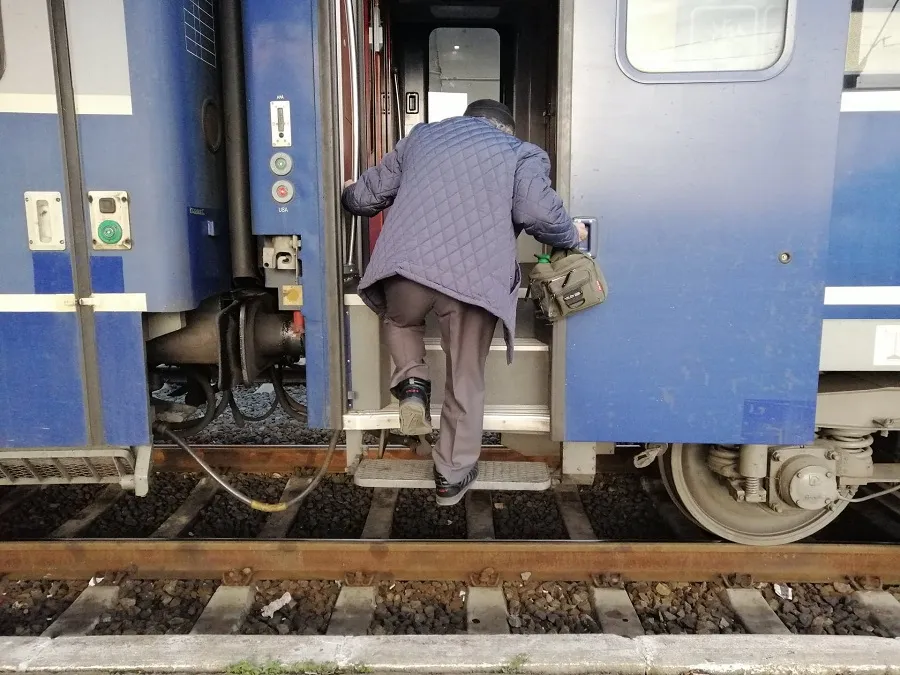 Ofertă de sărbători: Un bilet de tren costă cât patru cozonaci! – foto 4