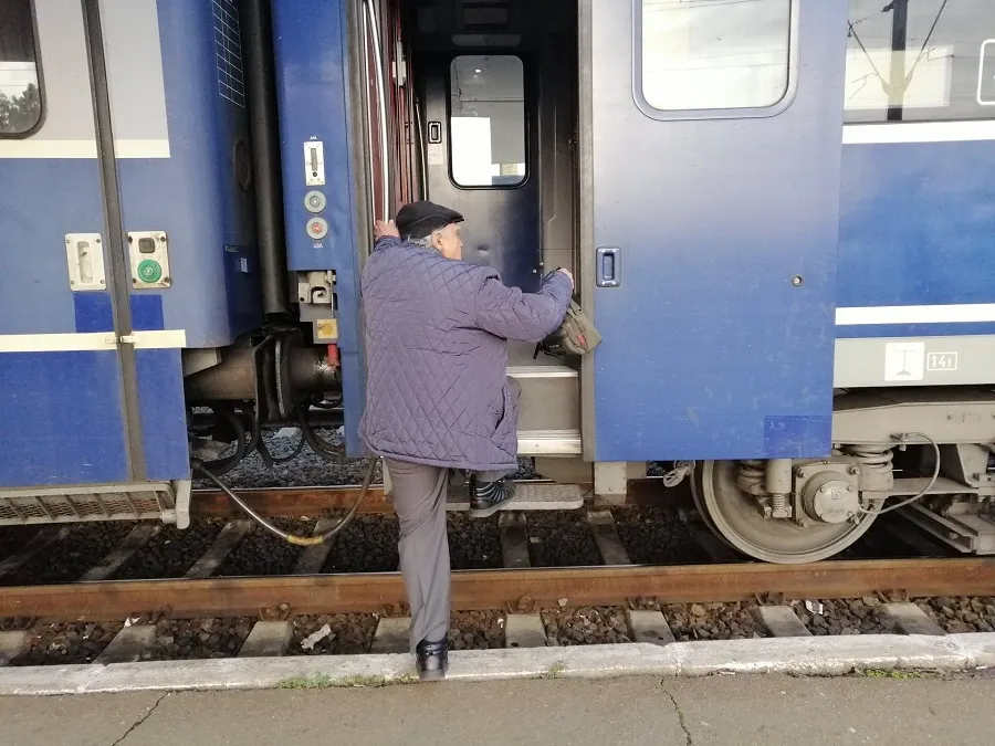 Ofertă de sărbători: Un bilet de tren costă cât patru cozonaci! – foto 3