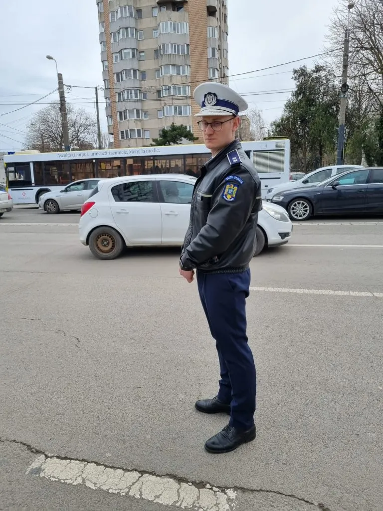 Minoră de 12 ani dată dispărută, găsită de un polițist aflat în timpul liber – foto 2