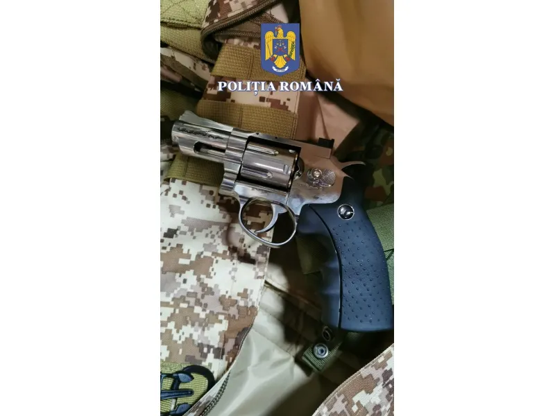 Peste 140 de mandate de percheziție domiciliară puse în aplicare de polițiști (VIDEO/FOTO) – foto 7