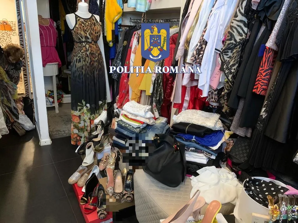 Încălțăminte, haine și accesorii susceptibile a fi contrafăcute, confiscate de polițiștii constănțeni – foto 2