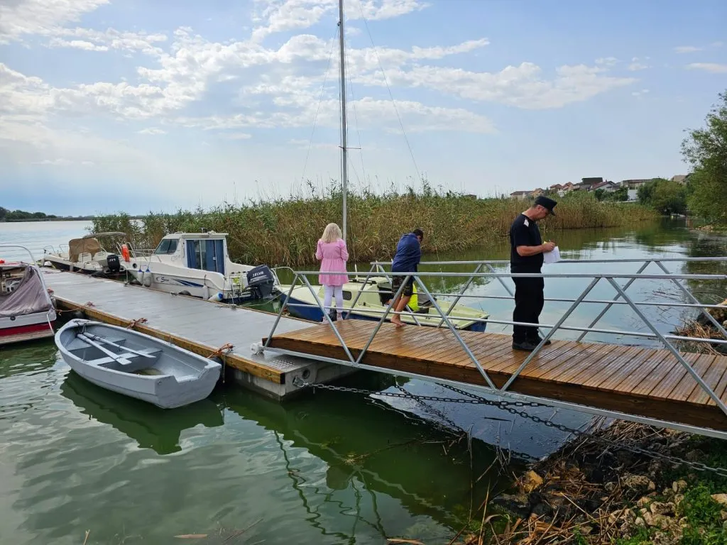 Copii care se antrenau cu caiacele pe lacul Siutghiol, salvați din calea furtunii – foto 2