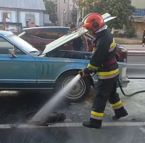 O mașină de zeci de mii de euro a luat foc – foto 2