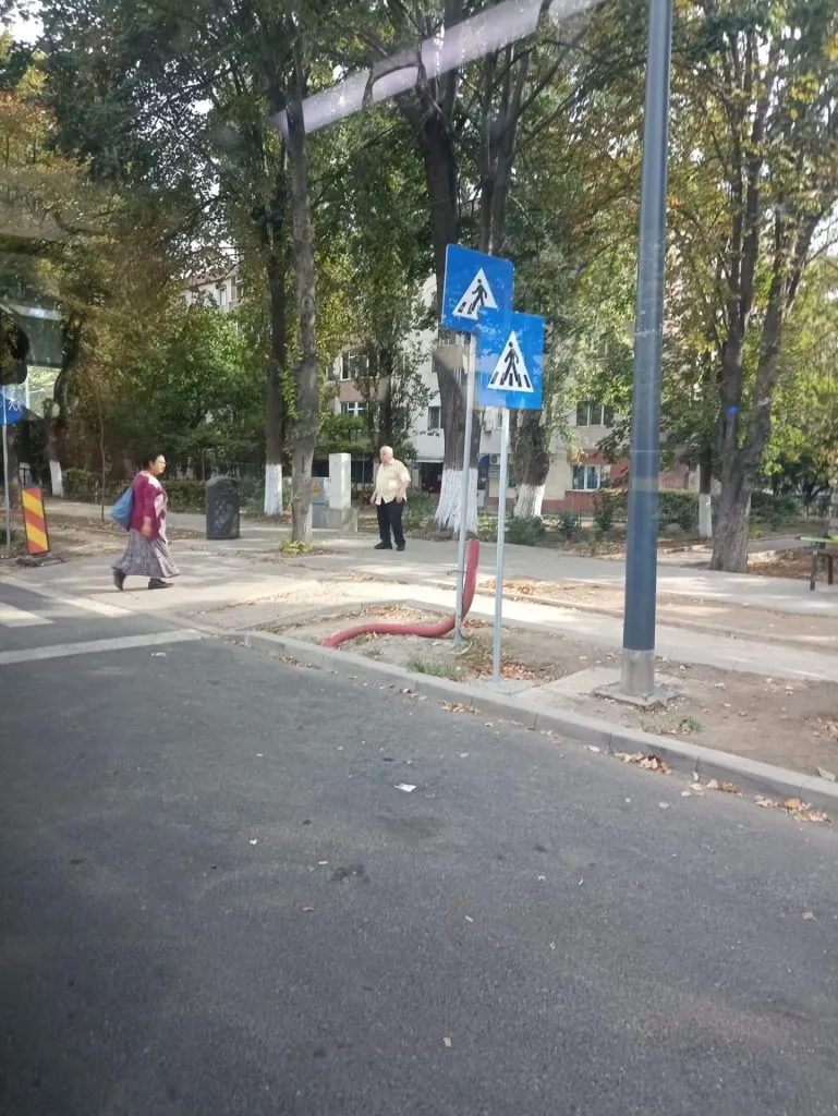 Constanța tuturor posibilităților. Dorel „joacă la dublu” cu indicatoarele – foto 2