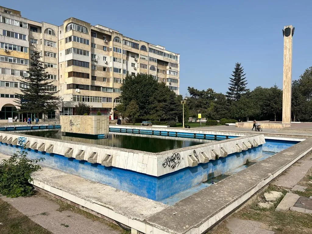 Casa de Cultură a Constanței, în lanțurile trecutului (FOTO) – foto 14
