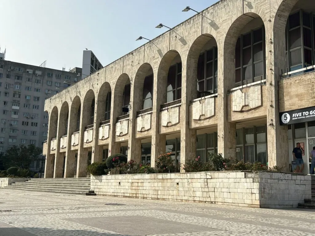Casa de Cultură a Constanței, în lanțurile trecutului (FOTO) – foto 4