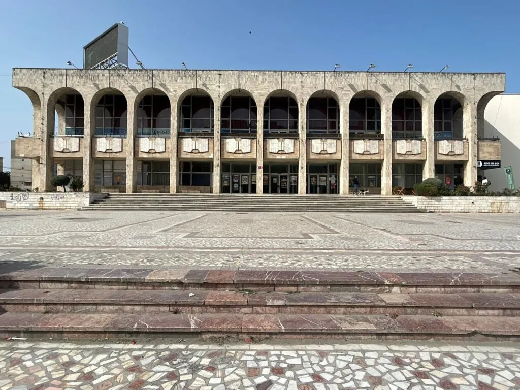 Casa de Cultură a Constanței, în lanțurile trecutului (FOTO) – foto 11