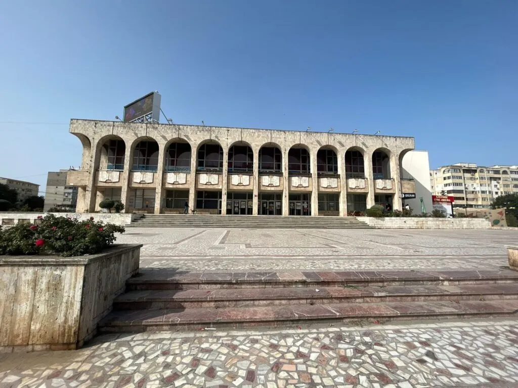Casa de Cultură a Constanței, în lanțurile trecutului (FOTO) – foto 3