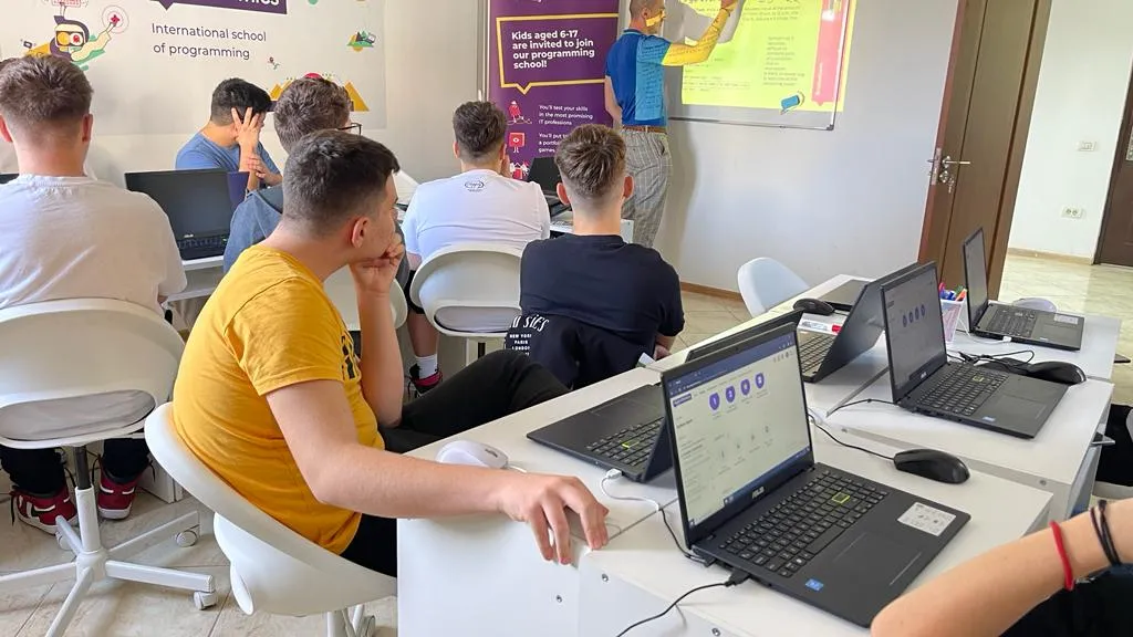 Algorithmics Constanța, pentru un viitor stabil și armonios în programare – foto 7