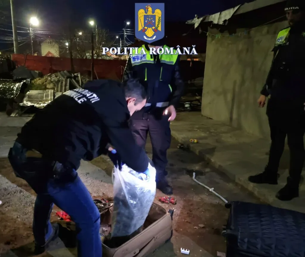 Percheziții în Constanța și Agigea, într-un dosar penal de furt calificat (VIDEO/FOTO) – foto 3