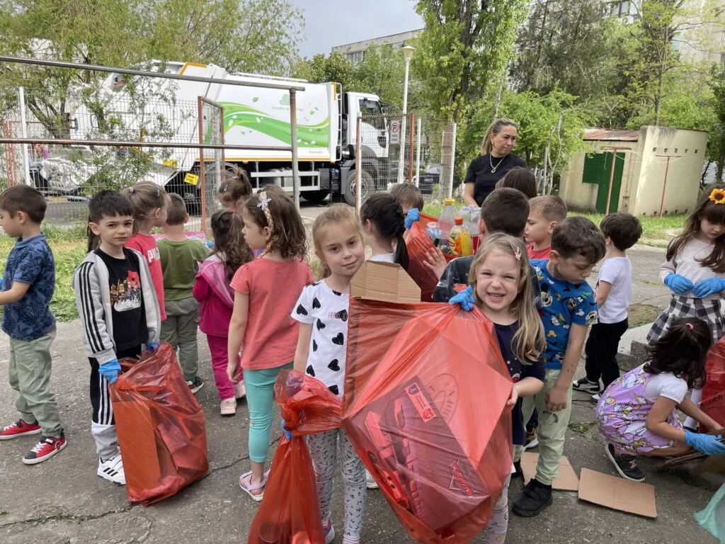Preșcolarii de la Grădinița cu Program Prelungit Nr. 8 Constanța au explorat ecologia și tehnologia în Săptămâna Verde – foto 4