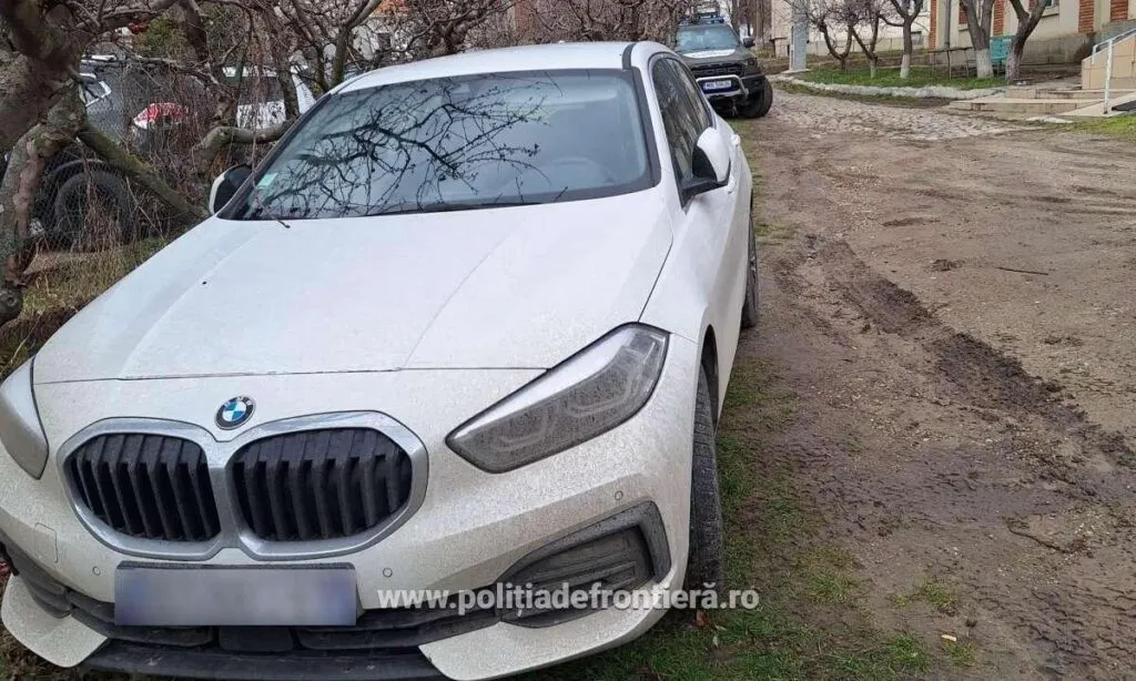 Zeci de autovehicule aflate în atenţia autorităţilor din ţară şi din străinătate, descoperite la frontieră în primele 3 luni ale anului – foto 4