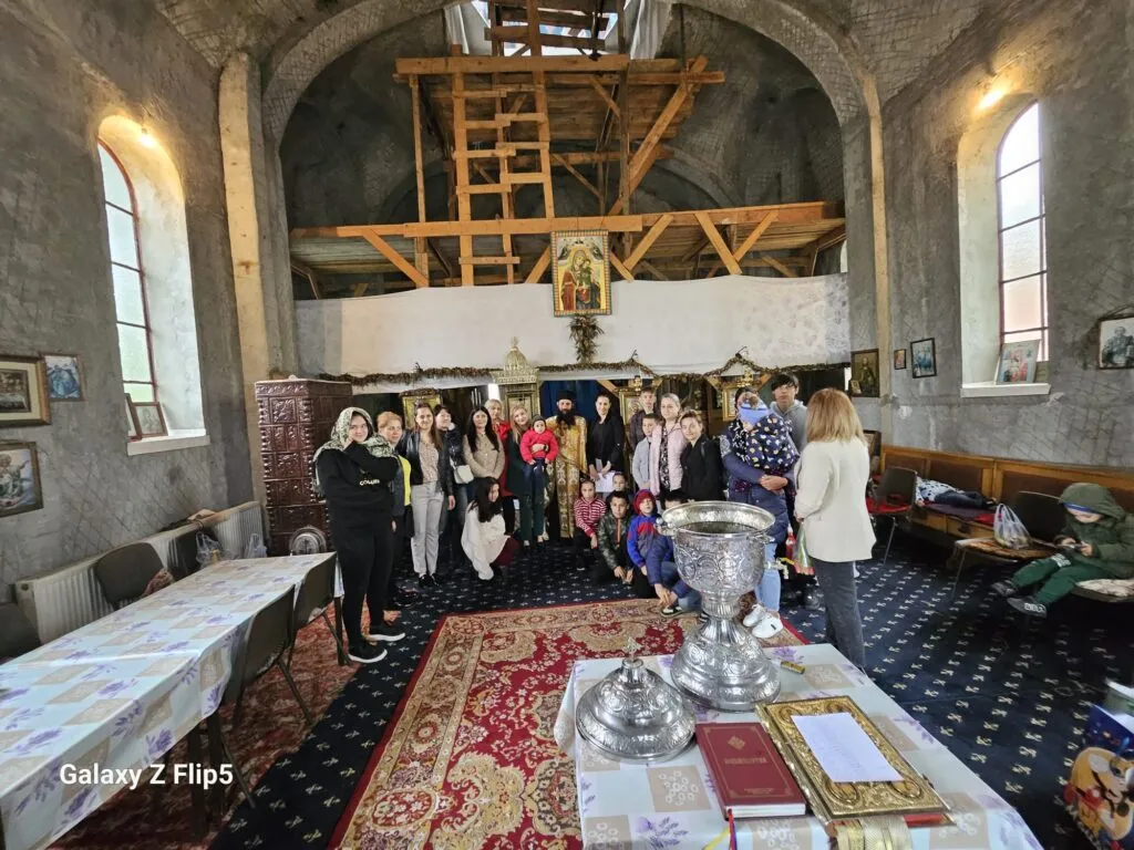 Daruri de la elevii Școlii Postliceale Sf. Theodor Constanța, pentru copiii nevoiași – foto 4