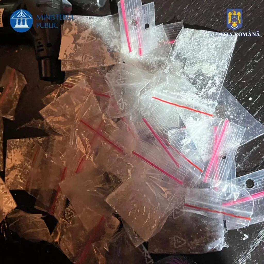 Percheziții în județul Constanța. O femeie s-a folosit de identitatea altor persoane și a făcut împrumuturi de 90.000 de lei – foto 2