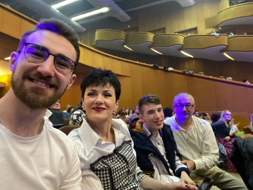 Șansa unui copil de a se ridica din scaunul cu rotile  – foto 2
