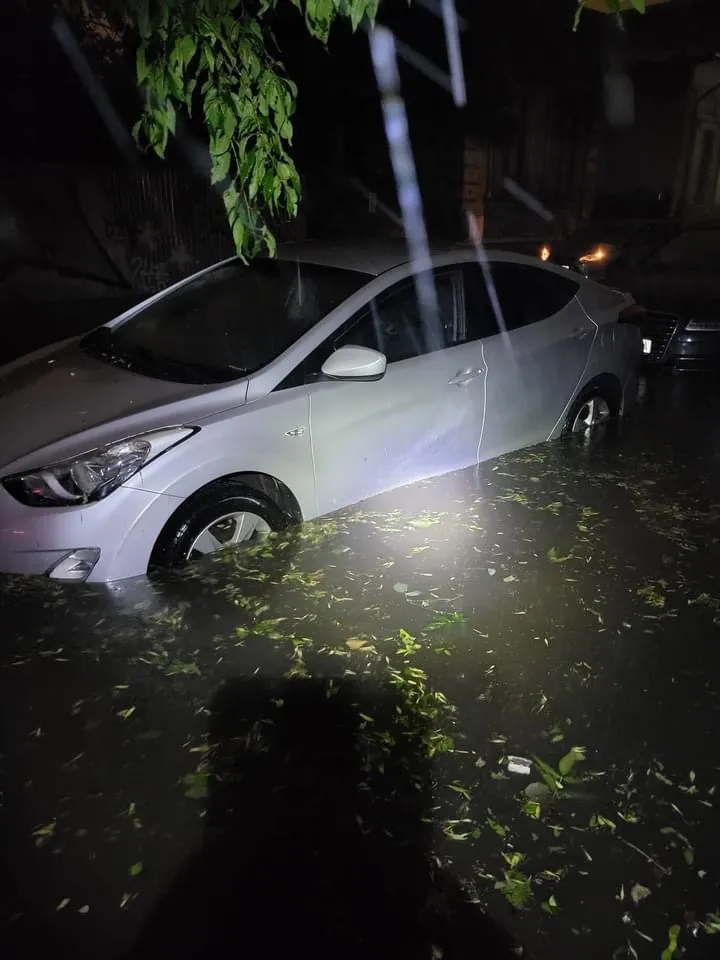 Cod roșu de vreme rea în Capitală. A fost potop (FOTO) – foto 3