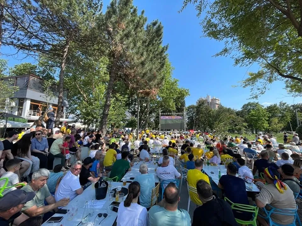 De la vlădică la opincă, au curs felicitările pentru tricolori, după meciul cu Ucraina (FOTO) – foto 9