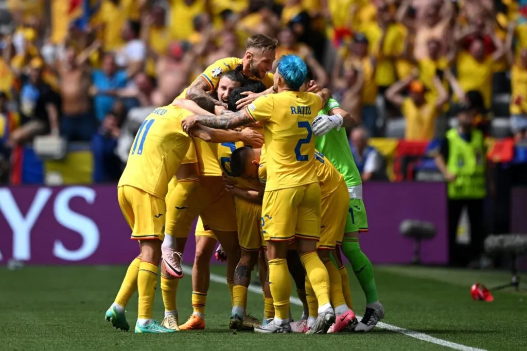 De la vlădică la opincă, au curs felicitările pentru tricolori, după meciul cu Ucraina (FOTO) – foto 3